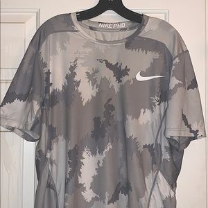 Nike Pro Hypercool Fitted camo shirt